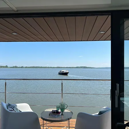 Houseboat In Azy Near Jamno Łazy